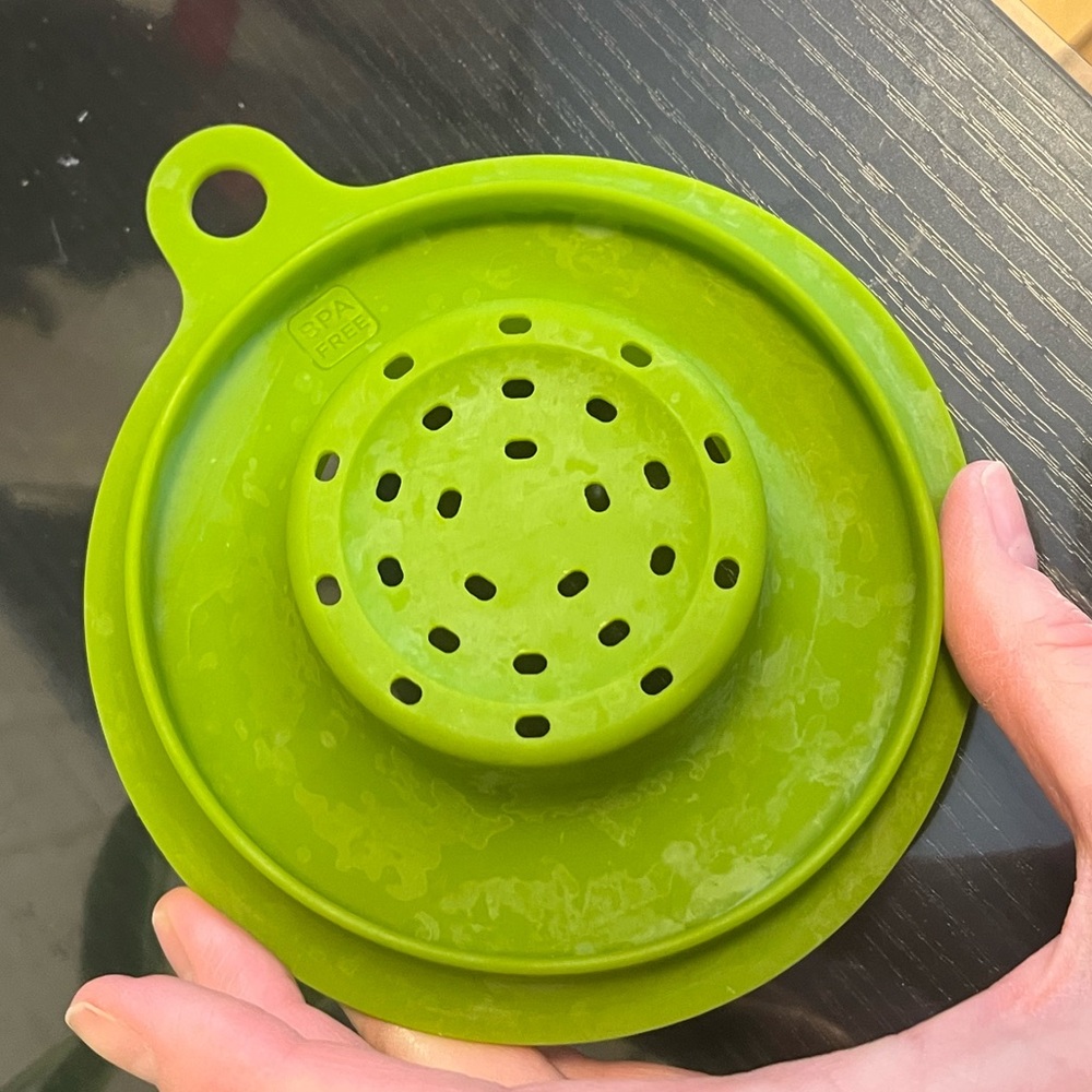 Microwave Popcorn Popper 3-in-1 Lid Measures Kernels and Melts Butter, BPA free - Picture 7 of 7
